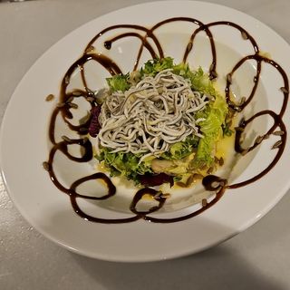 Ensalda de gulas al ajillo
