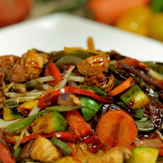 Chop Suey De Pollo