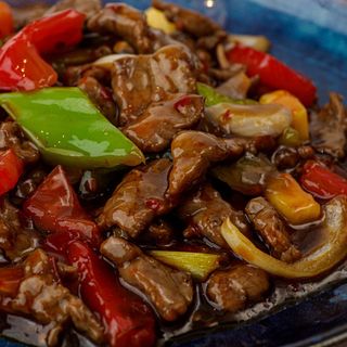 Ternera Con Salsa Picante