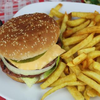 Hamburguesa Patatas Fritas O Asadas