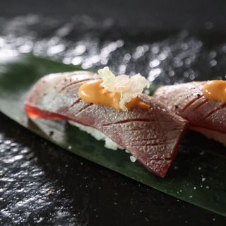 Nigiri Aburi De Atún (2 Pzs.)