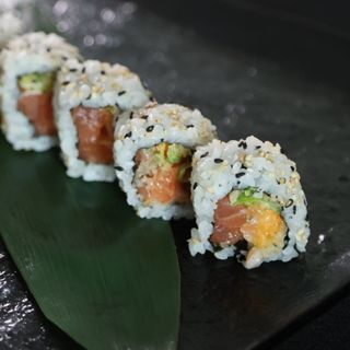 Maki Especial De Salmón (8 Pzs.)