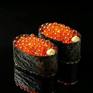 17. Gunkan con Huevas de Salmón