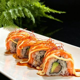 63. Salmón Flambeado (8 Pzas.)