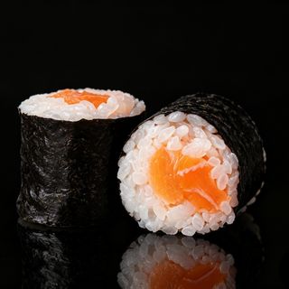 26. Maki Salmón