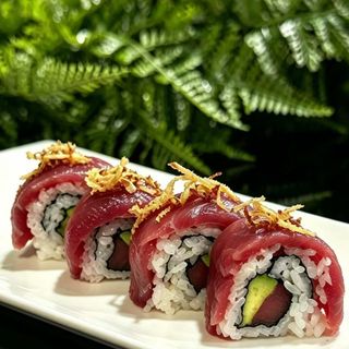 62. Uramaki con Atún