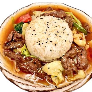 Donburi De Arroz Con Ternera