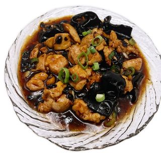 Pollo Salteada con Setas Negras Estilo Tradicional