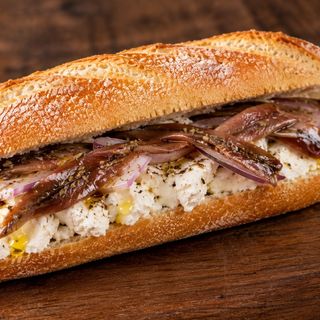 Pulguita de queso con anchoas