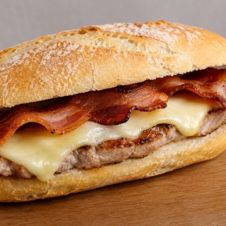 Pulguita de lomo bacon y queso