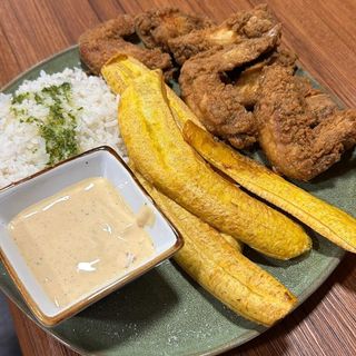 Alitas Rebozadas + Ensalada