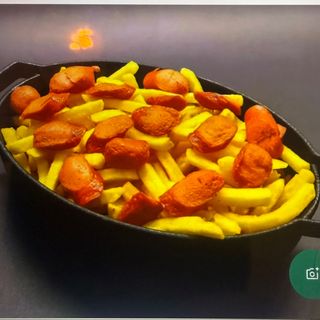 105. Salchipapas gratindos mediano