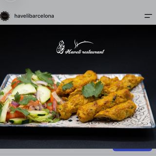 Reshmi Kebab Con Ensalada Y Arroz