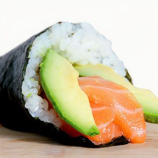 92. Temaki Salmón