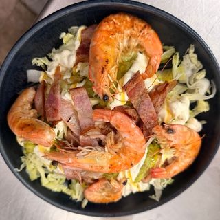 Ensalada de Langostinos y Cremoso de Aguacate