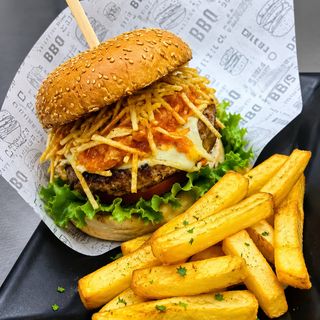 Hamburguesa con patatas fritas