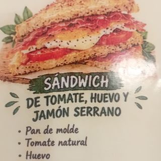 Sándwich De Tomate Con Huevo Y Jamón Serrano