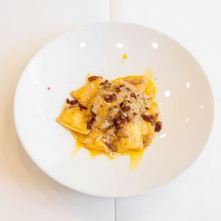 Ravioli Al Provolone, Auricchio Y Cipolla Caramellata Alla Carbonara