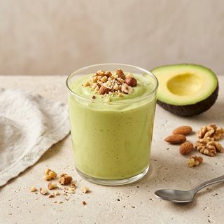 Batido Natural de Aguacate con Frutos Secos