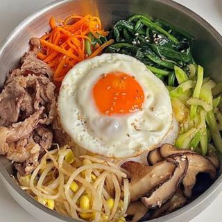 Bibimbap De Ternera Al Estilo Coreano韩式肥肉拌饭