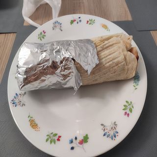 Durum XL con relleno a elección + patatas + bebida + queso