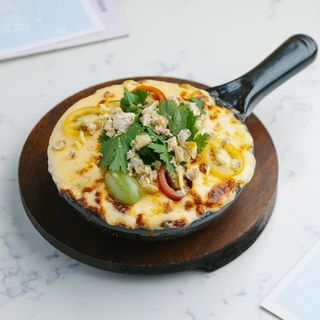 გამომცხვარი რაჭული ლორით