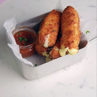 შემწვარი სულგუნის ჩხირები 