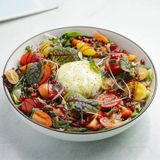 ფერადი პომიდვრის სალათი