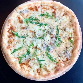 პიცა 4 ყველით