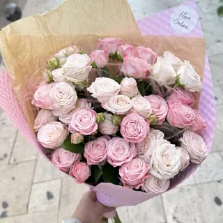 Pink mix spray roses
