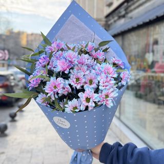 Colored chrizanthemum bouquet