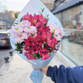 Chrizanthemum and alstromeria (mix)