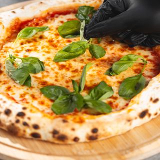 პიცა ოთხი ყველით