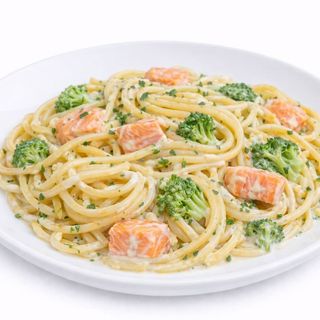 მაკარონი ორაგულითა და ბროკოლით ნაღების სოუსში