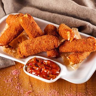 სულგუნის ჩხირები კლიარში სალსას სოუსით