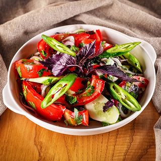 კიტრი-პომიდვრის სალათი ოჯახურად