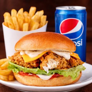 ორმაგი ჩიზბურგერი, პატარა ფრი და პეპსი
