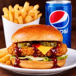 ბარბექიუ ბურგერი, პატარა ფრი და პეპსი