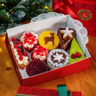 საახალწლო ტკბილეულის ყუთი