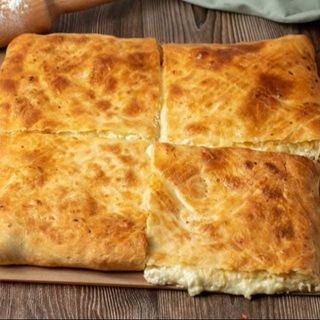 ნახევრად ფენოვანი ხაჭაპური