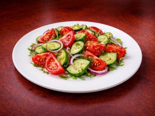 კიტრი პომიდვრის სალათი