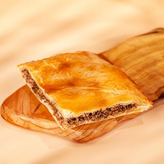 ხორცის ღვეზელი 1 ნაჭერი