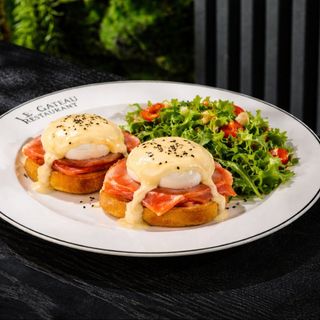 ბენედიქტი ორაგულით 