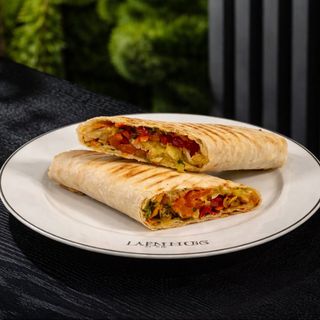 ვრაპი მოთუშული ბოსტნეულით