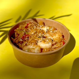 კრევეტების ბოული ბრინჯით და ბოსტნეულით