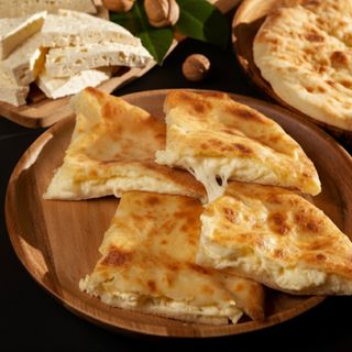 იმერული ხაჭაპური 8 ნაჭრიანი