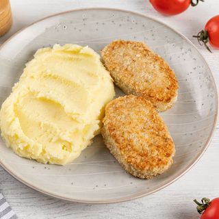 Pike cutlets with mashed potatoes