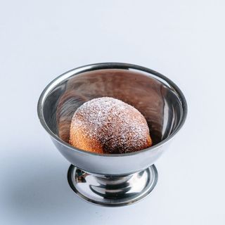 შოკოლადის პონჩიკი ნუტელას შიგთავსით