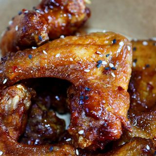 ქათმის ფრთები ტკბილ/ცხარე სოუსით