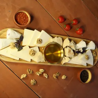 ქართული ყველის დაფა